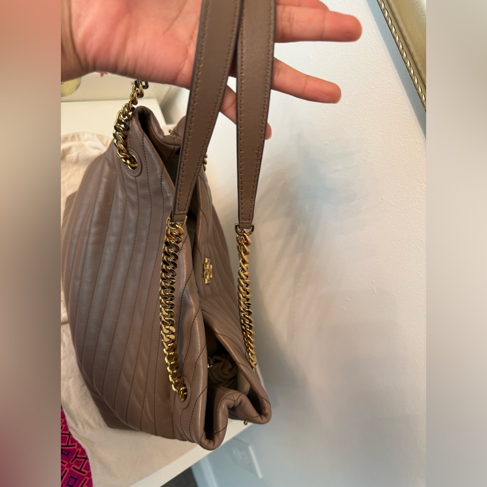 Tory Burch Kira Chevron Tote - Picture 4 of 15